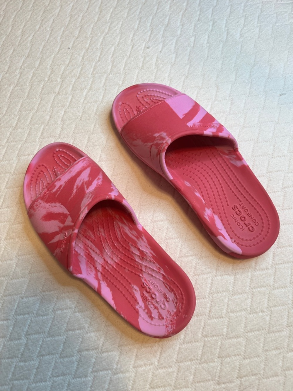 CROCS Pink and Coral Marbled Slide Sandals, kids 3